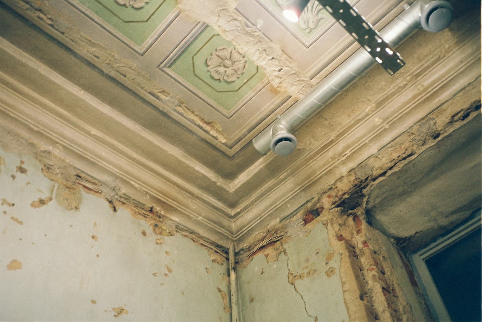 Burst & Frozen Pipe Cleanup Toronto project by Emergency Restoration